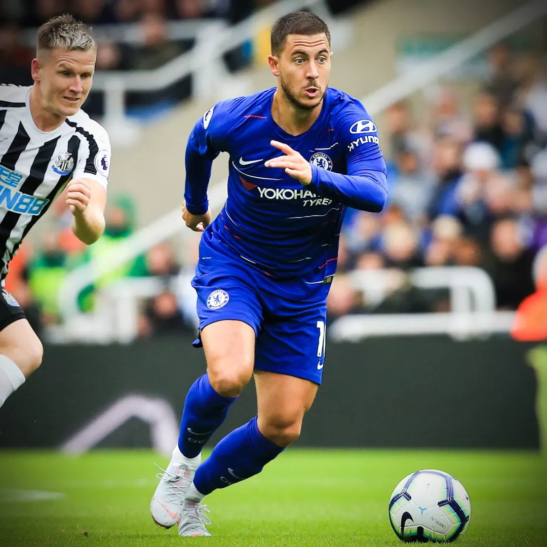 里尔训练开放日；冲刺阶段伤情更新引观众欢呼；德国杯在即；更衣室氛围转暖(军事训练伤病预防ppt)