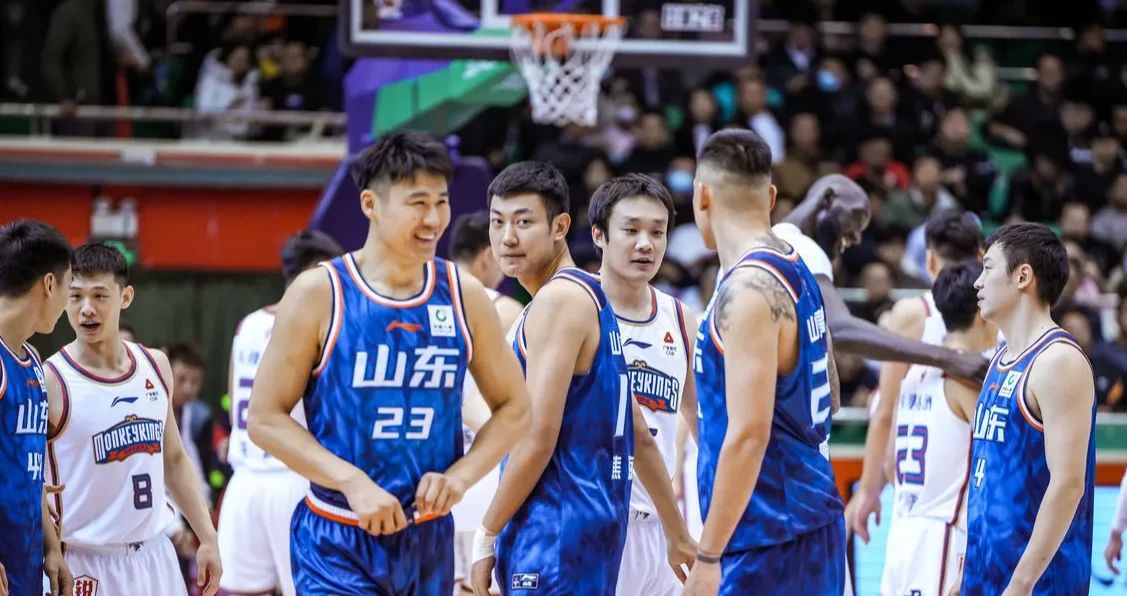 包含CBA常规赛今晨再迎强敌；斯图加特豪取连胜；主帅态度——气氛紧张；球队文化被再次提及的词条