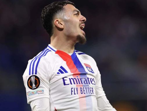 爱游戏ayx网址 -包含今晚比利亚雷亚尔调整名单以备西甲，单刀错失环节打磨，话题不断，心理建设被强调的词条