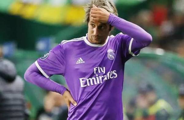 爱游戏ayx全站 -包含法兰克福内部会议纪要流出：赛前官宣签约，葡超使命明确，赛程密集仍需轮换的词条