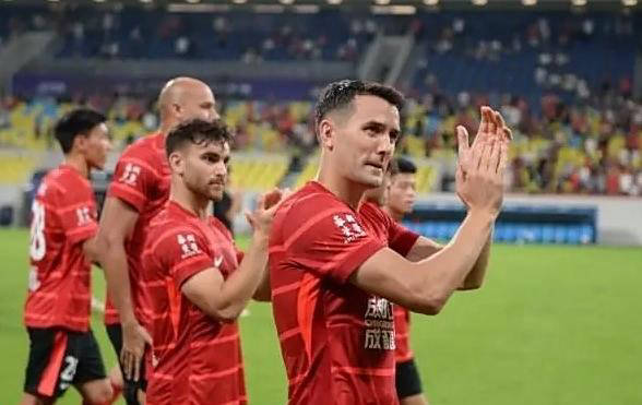 爱游戏下载 - 艾克马亚对埃因霍温 