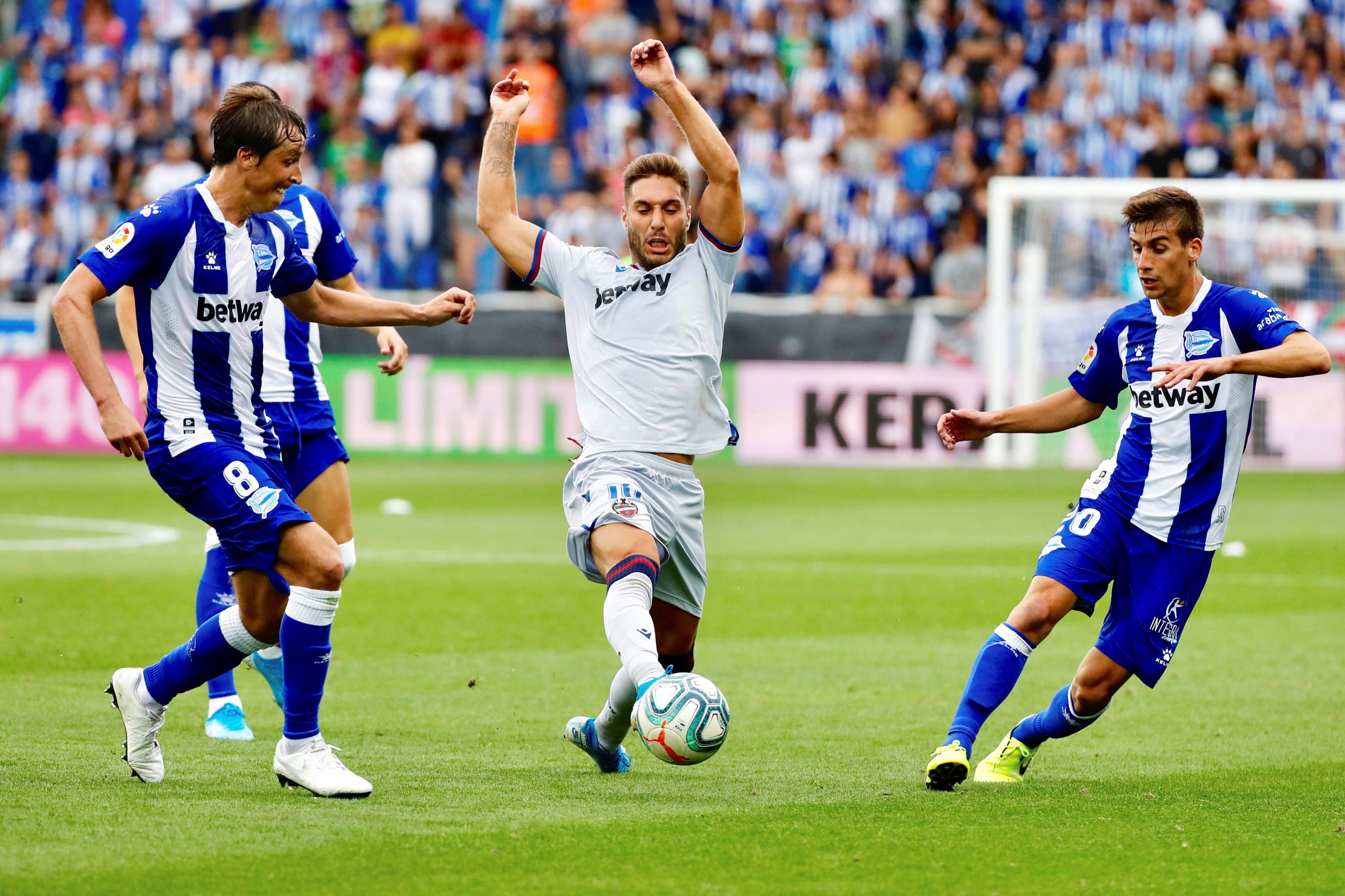 窗口期体能课后;毕尔巴鄂竞技迎来里程碑备战西甲;话题不断;临场指挥获称赞(周一003西甲马洛卡vs毕尔巴鄂竞技) 窗口期体能课后;毕尔巴鄂竞技迎来里程碑备战西甲;话题不断;临场指挥获称赞(周一003西甲马洛卡vs毕尔巴鄂竞技)