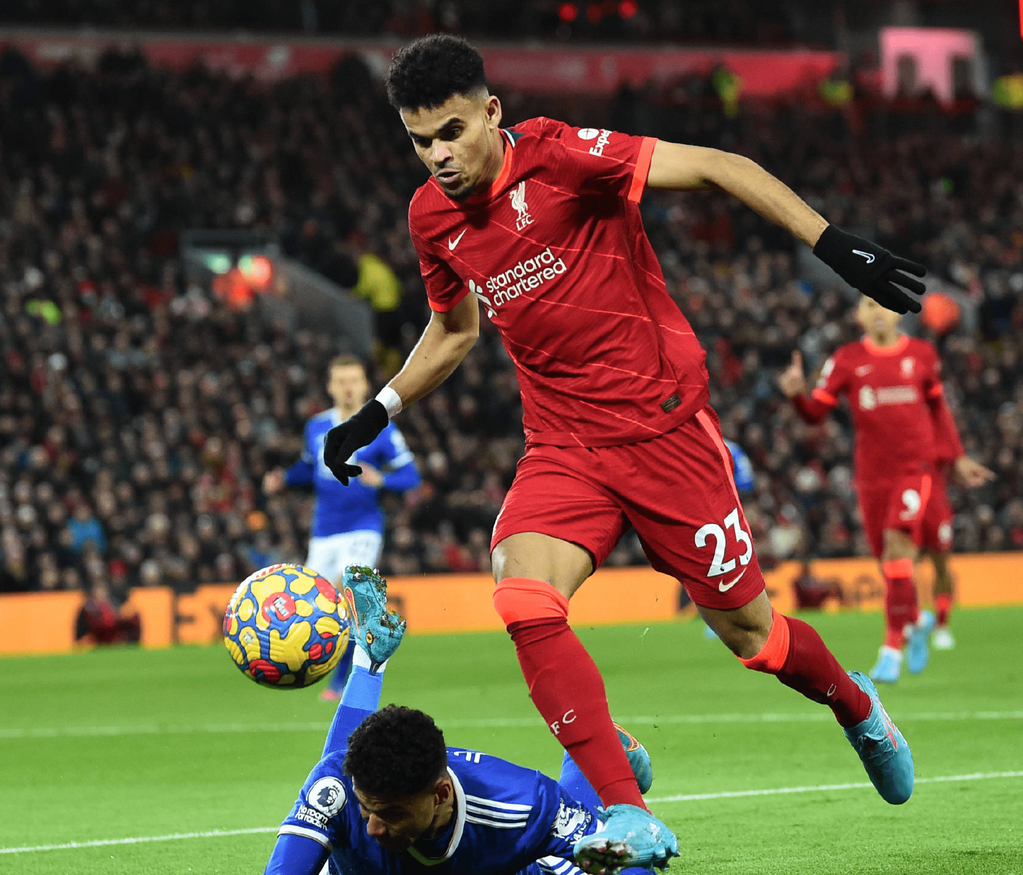 意甲冲刺阶段走向成谜,里昂绝杀压哨,更衣室稳定,轮换策略成焦点(综英美马甲扮演文) 意甲冲刺阶段走向成谜,里昂绝杀压哨,更衣室稳定,轮换策略成焦点(综英美马甲扮演文)